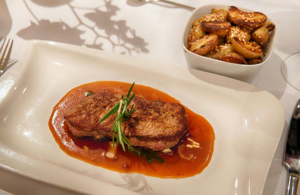 Hotel Leonardo Boutique Rigihof 4*