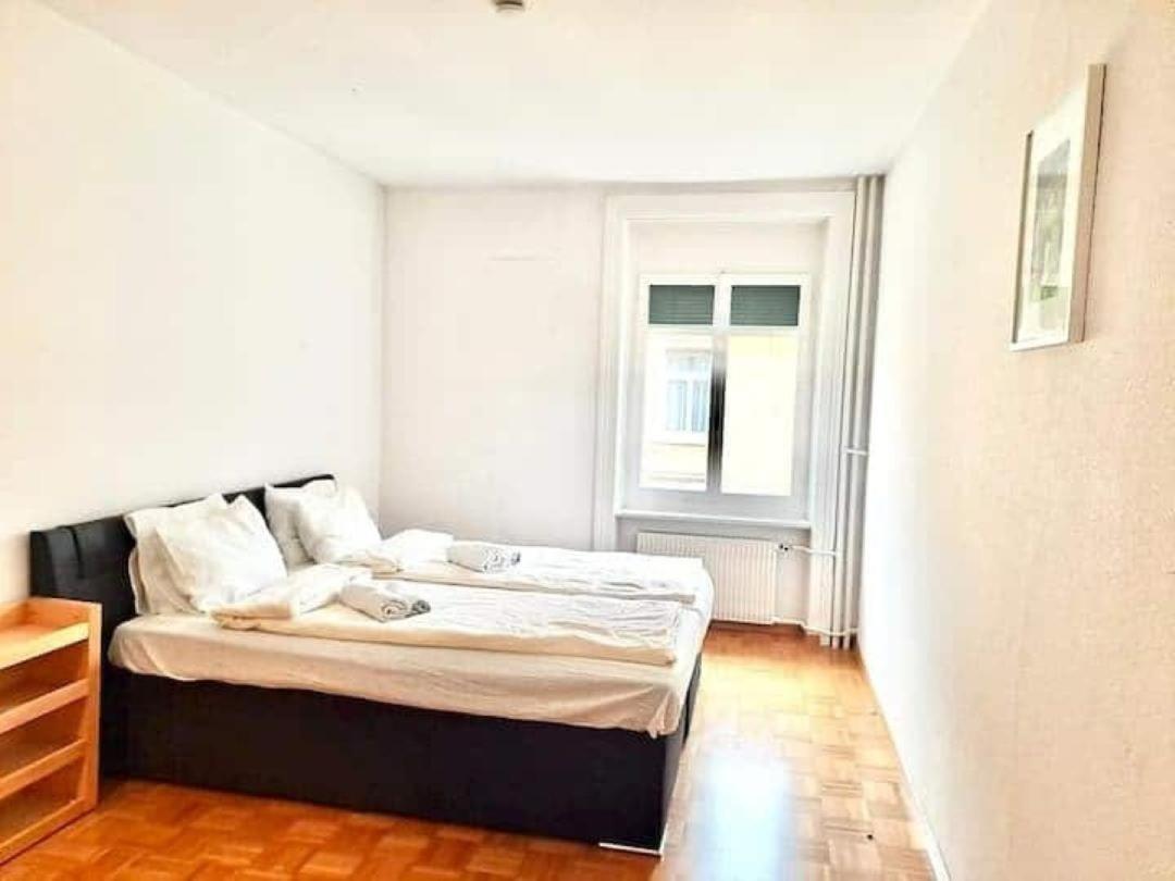 Apartment 3 Center Flat, Hb Konrad