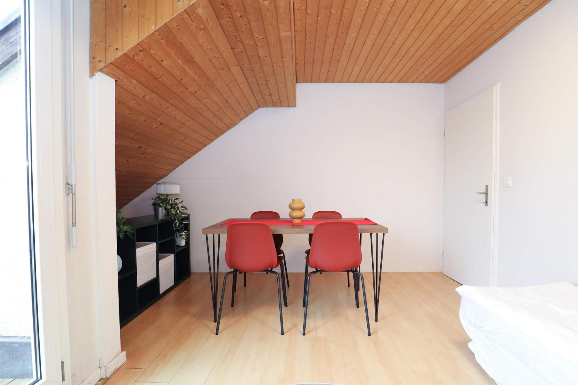 Minutes Walk From Google Hq View Apartment *