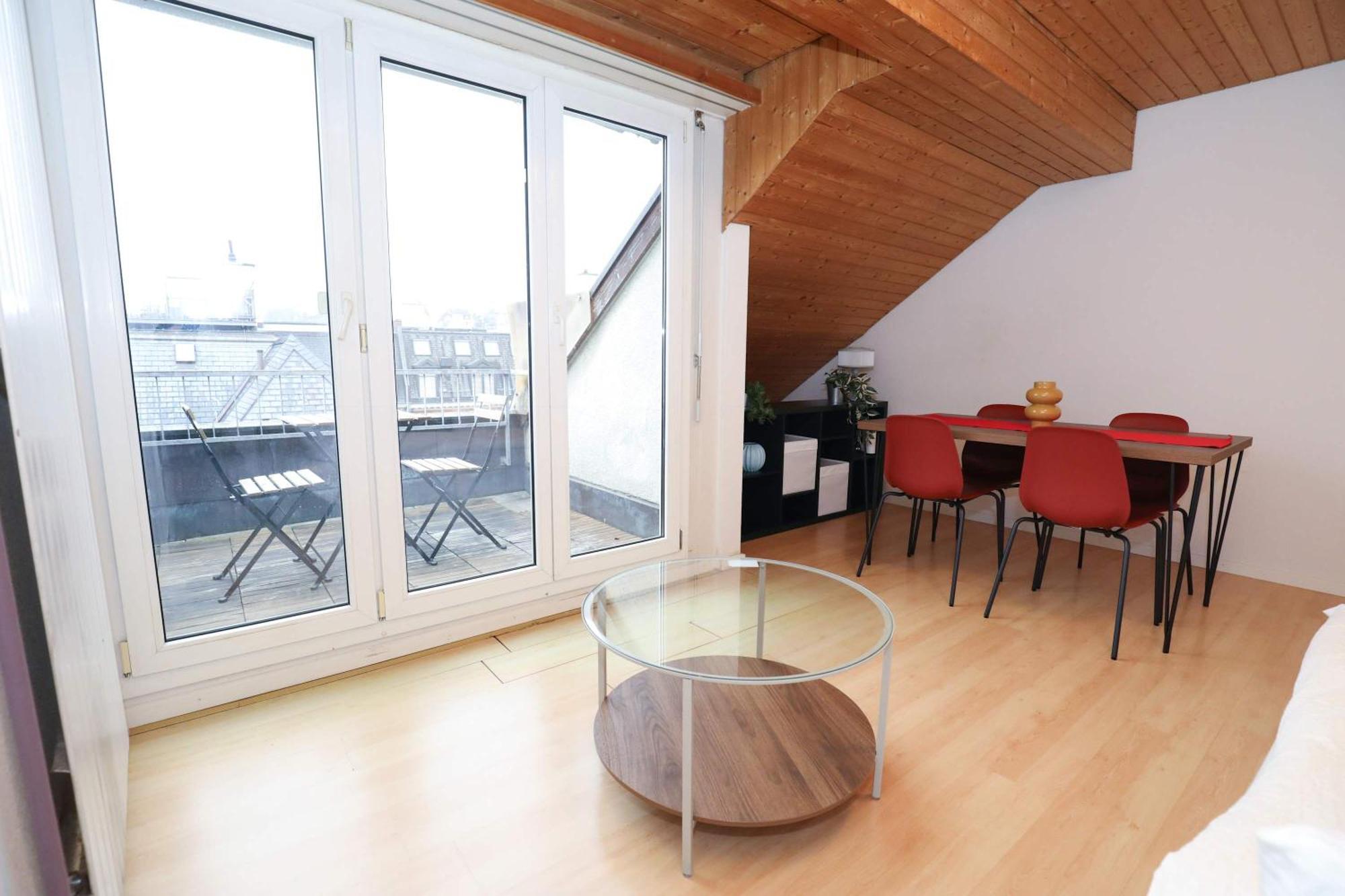 Minutes Walk From Google Hq View Apartment