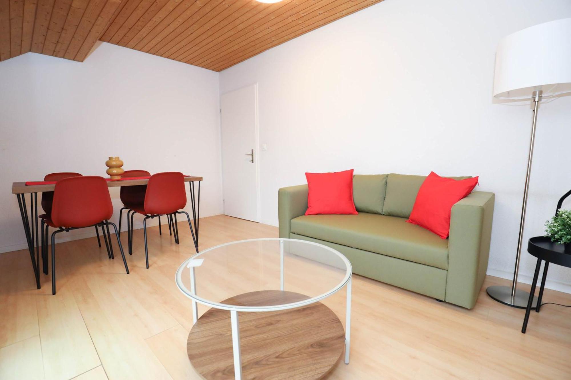 Minutes Walk From Google Hq View Apartment *