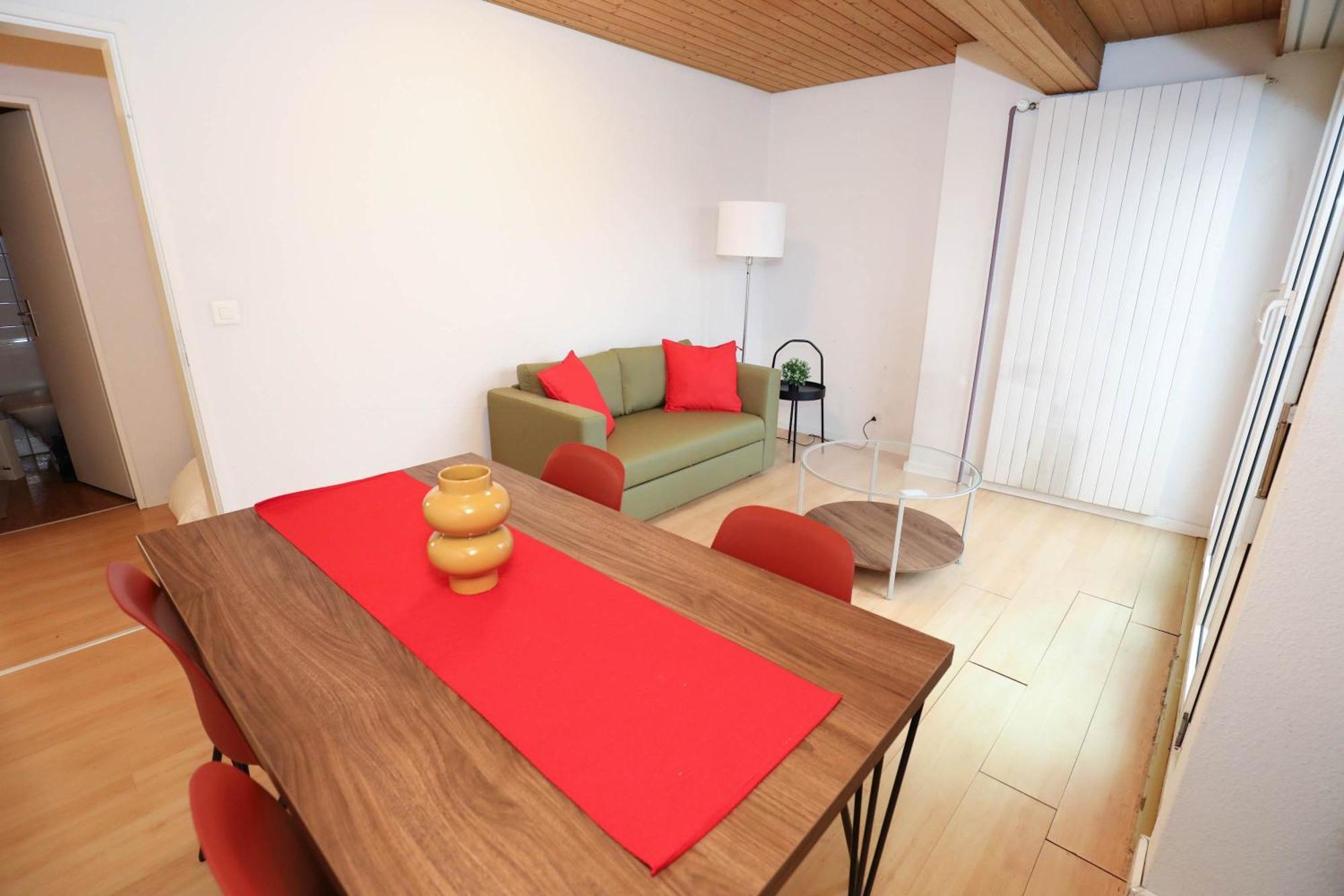 Minutes Walk From Google Hq View Apartment *