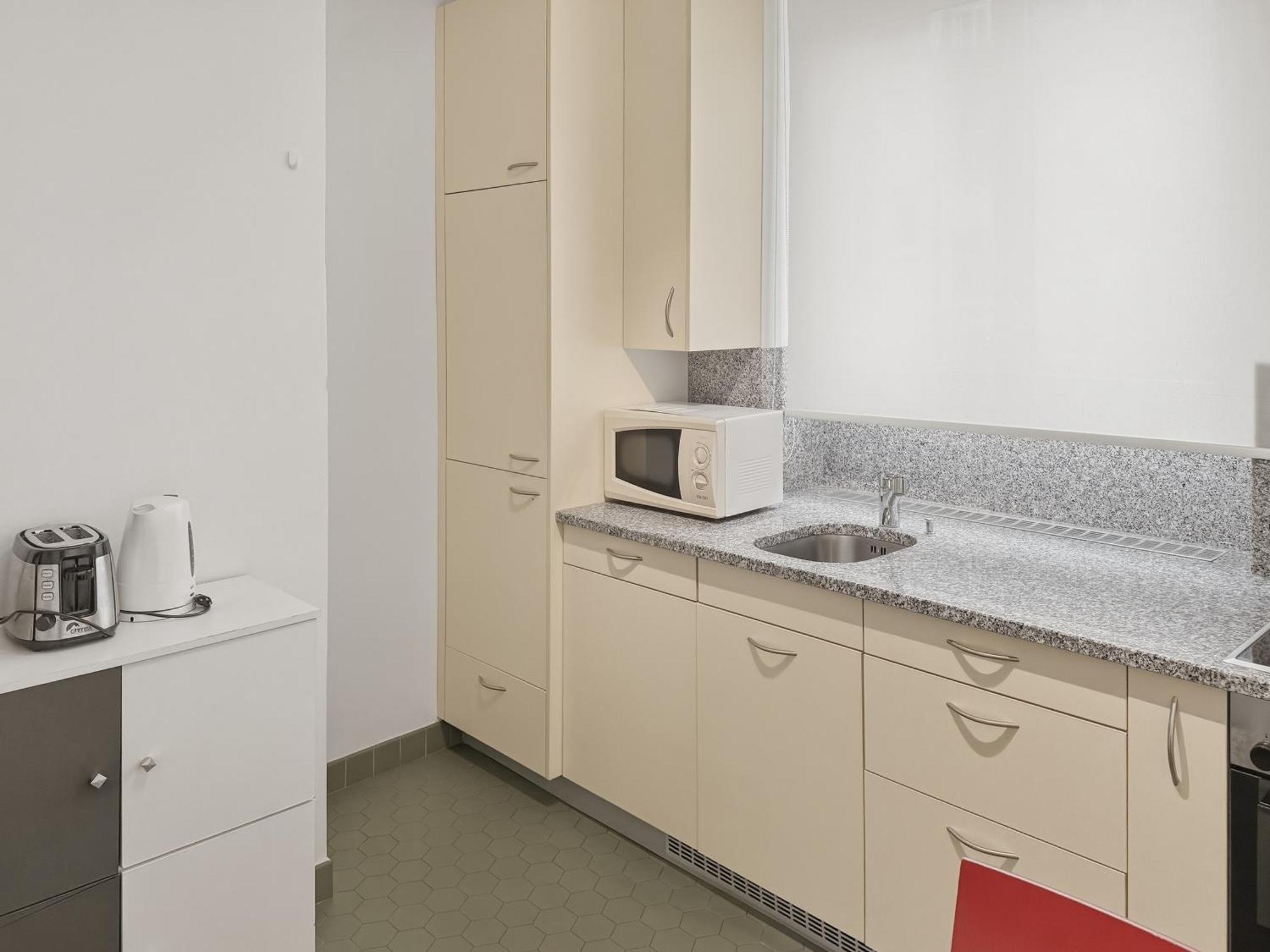 2br Near - Stardust 11 *