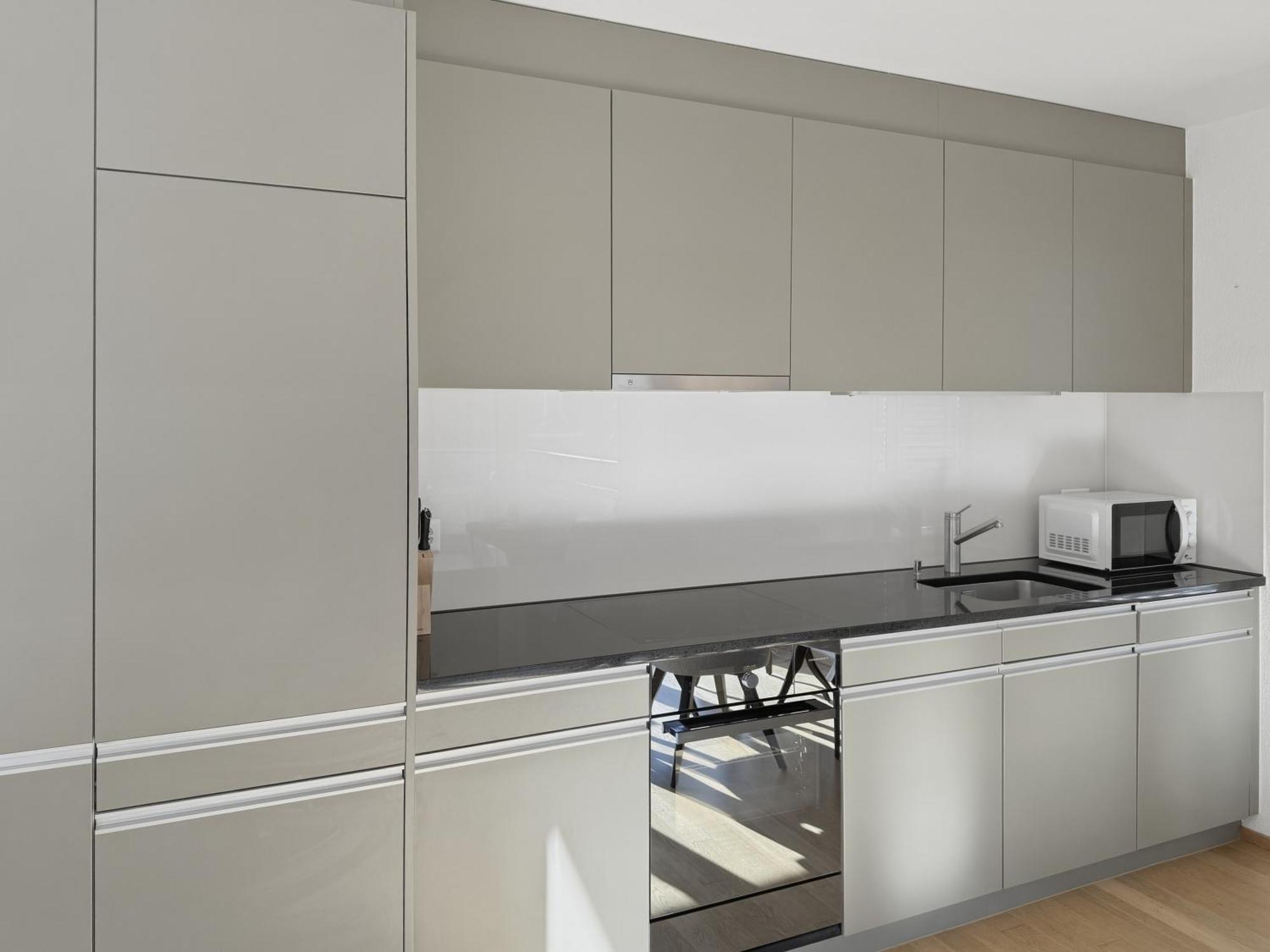 1br With Balcony - West 13 Apartment *