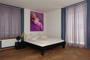 Swiss Star West End - Contactless Self Check-in Apartment Zurich