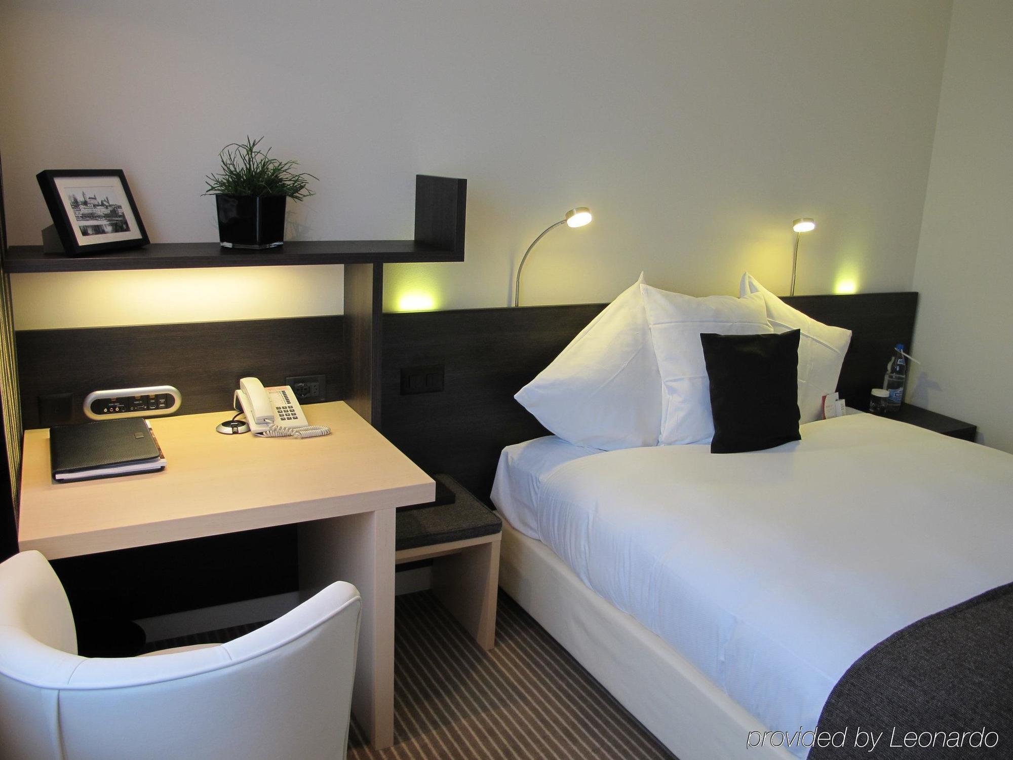 Hotel Crowne Plaza By Ihg 4*