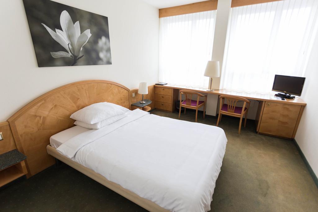 Hotel Astor & Serviced 3*