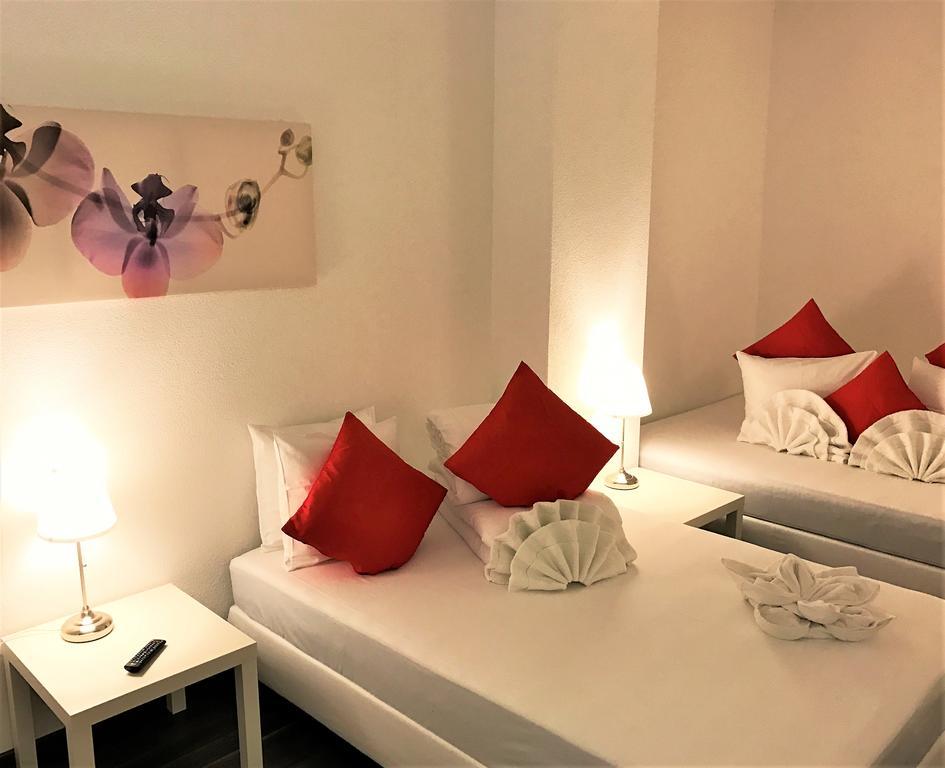 Inside Five Aparthotel 3*