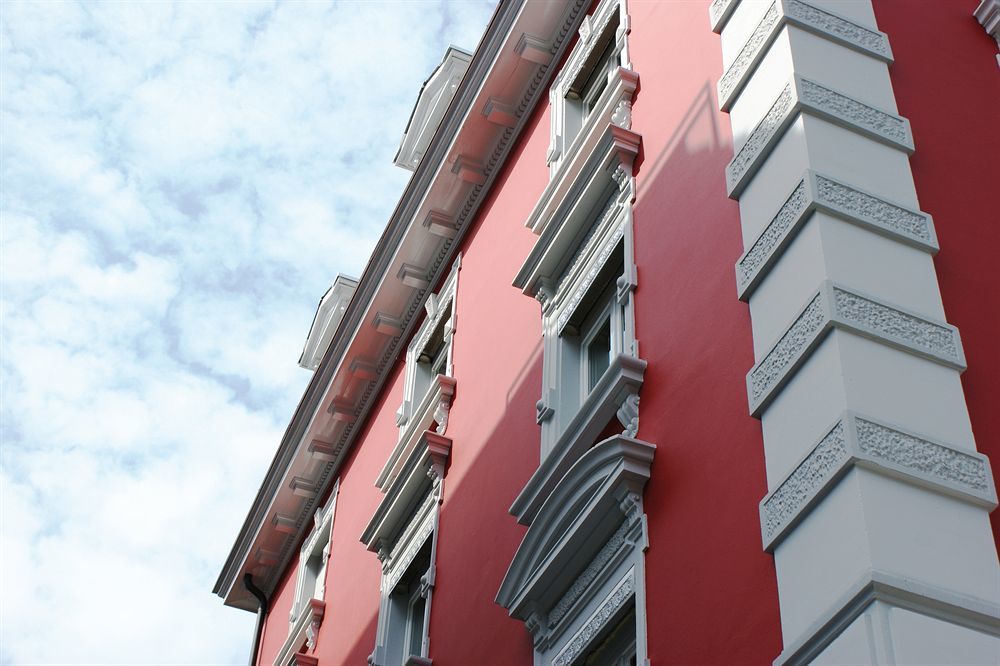 Swiss Star Oerlikon - Contactless Self Check-in *