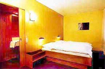 X-tra Hotel