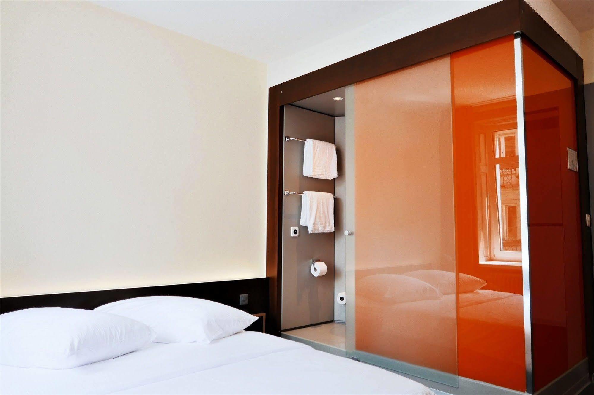 Easyhotel Centre 2* Zurich
