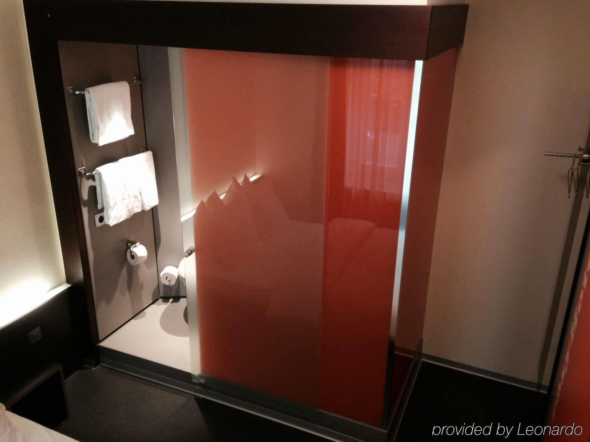 Easyhotel Centre Hotel 2*