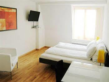 Swiss Star Oerlikon - Contactless Self Check-in * Zurich