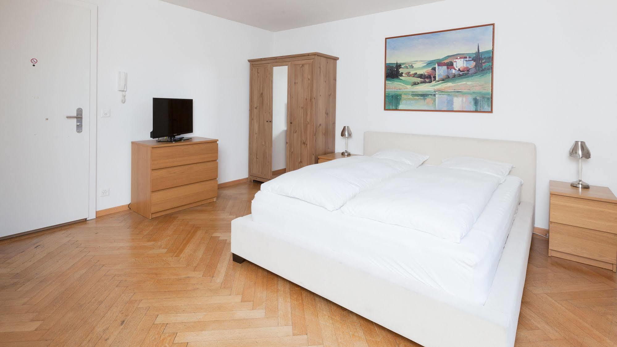 Swiss Star Universitaetstrasse Hotel 3*