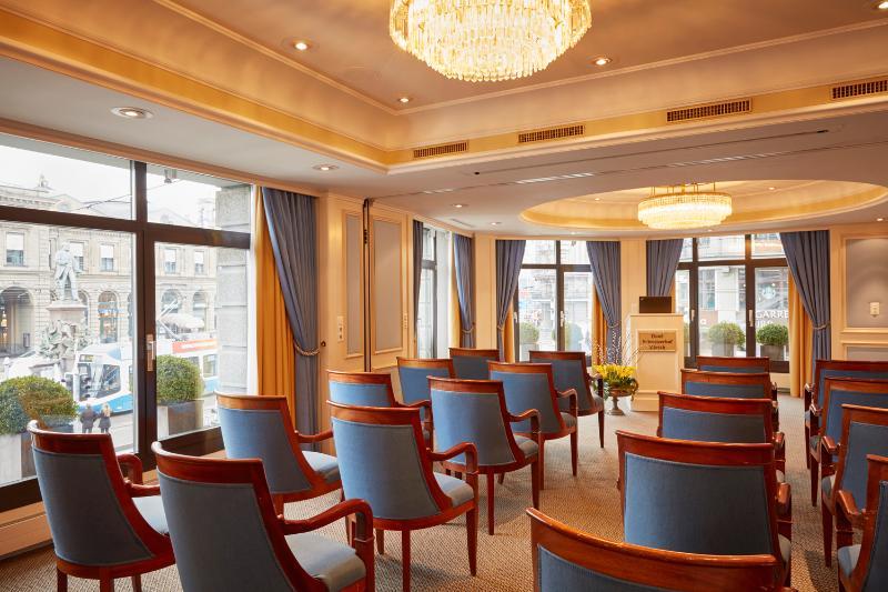 Schweizerhof Hotel 5*