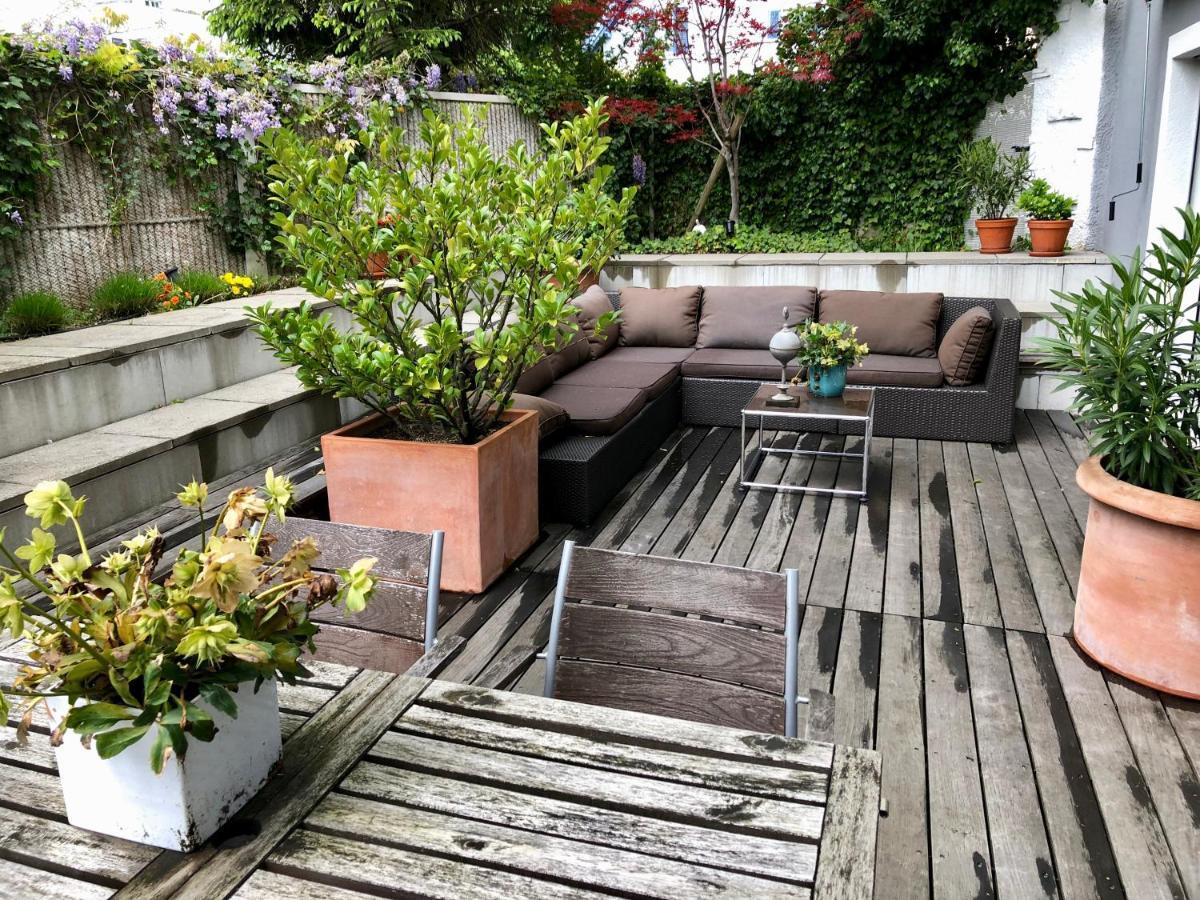 Eclectic Garden In A Quiet Residential Area Apartment *