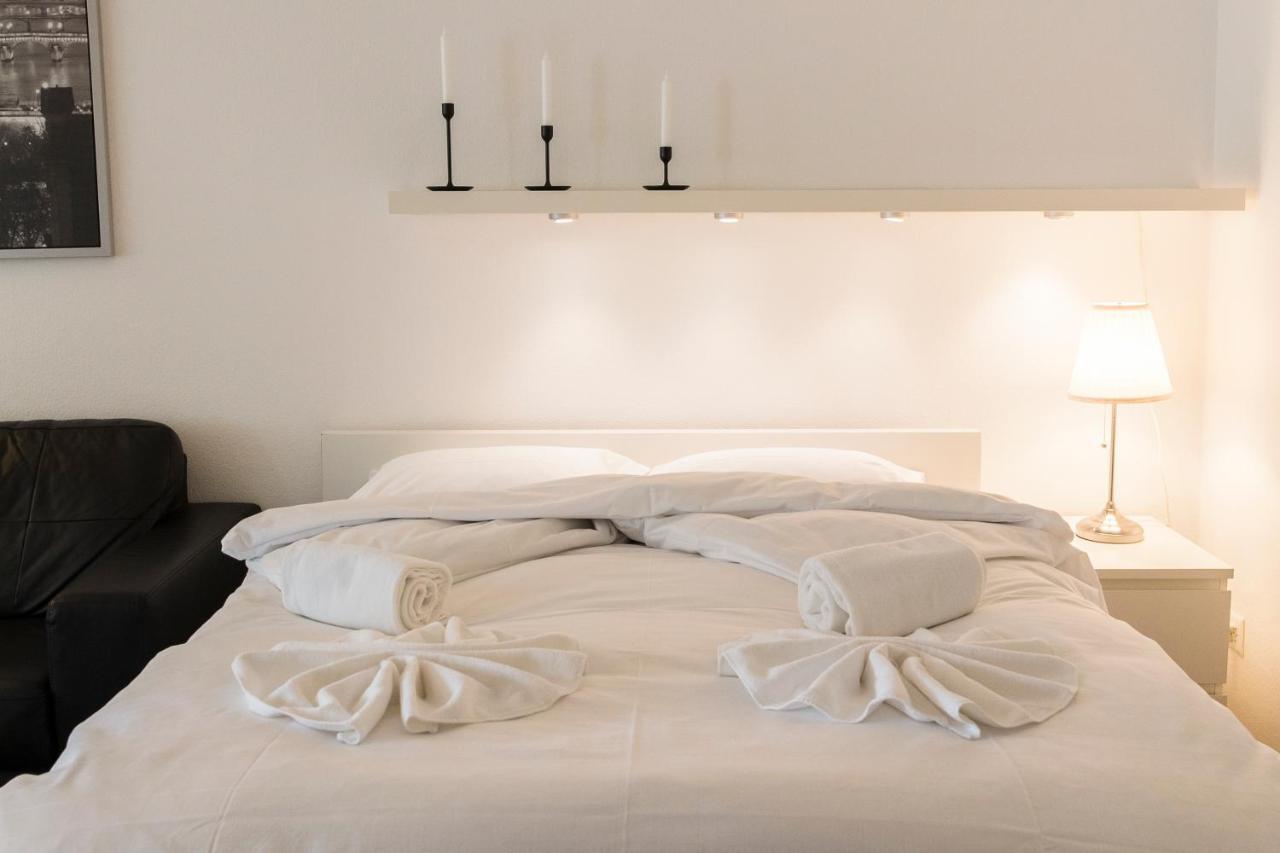 Apartment New Renovated Modern Furnished Downtown