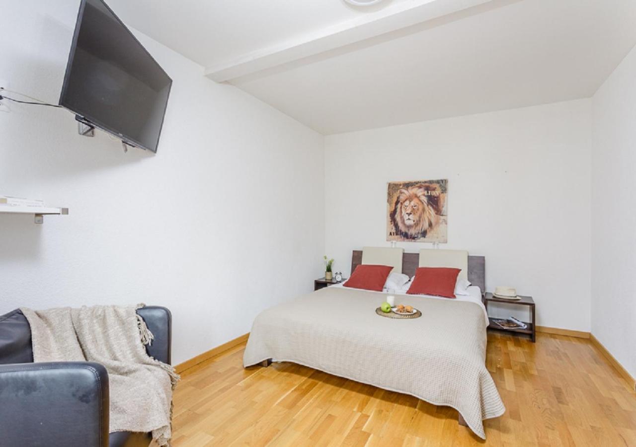 Swiss Star Oerlikon - Contactless Self Check-in Zurich